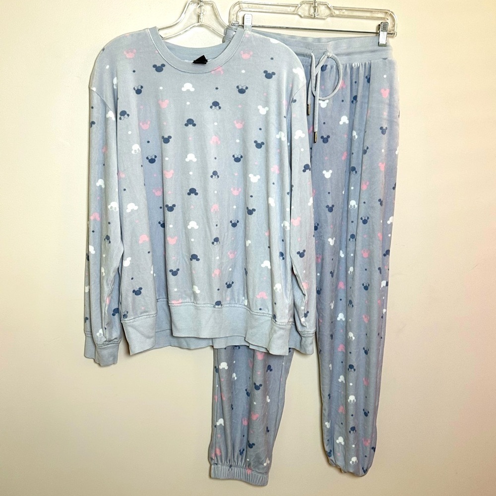 Disney Gray And Pink Pajama Set With Heart Pattern